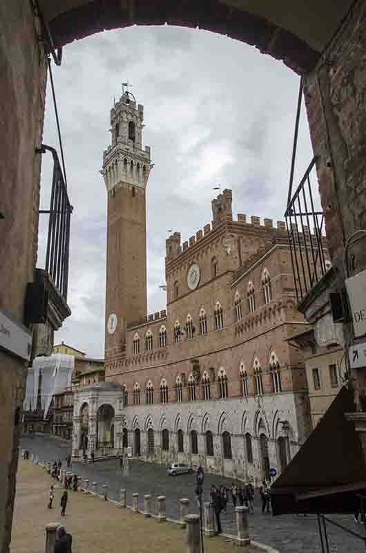09 - Italia - Siena - plaza del Campo - palacio Comunal y torre del Mangia